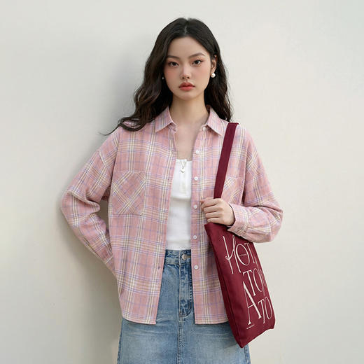 西遇韩系粉色格子衬衫女2026年春季新款慵懒风翻领宽松衬衣外套E0060171 商品图4