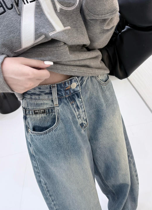 39-7 P家女士牛仔弯刀裤 商品图2