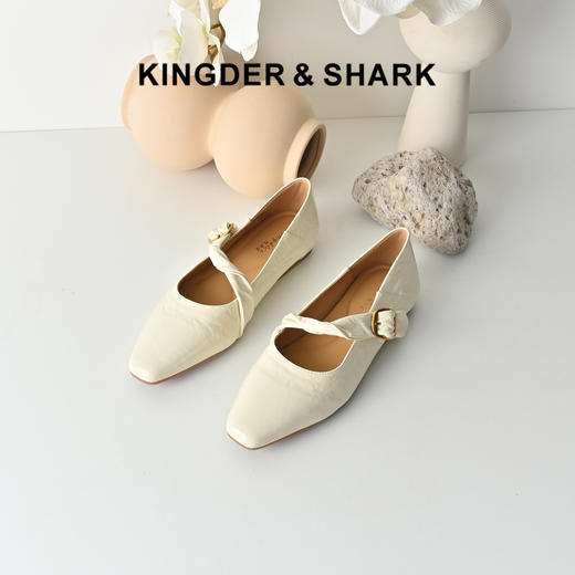 经典鲨2026年春专柜新品牛皮革纯色简约舒适平底通勤单鞋女鞋KW117-617021 商品图0