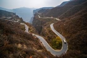 豫见太行山秋色 6 天：最美挂壁公路· 郭亮村挂壁公路、太行山大峡谷、虹霓瀑布、太行晒秋、崖壁村落6天