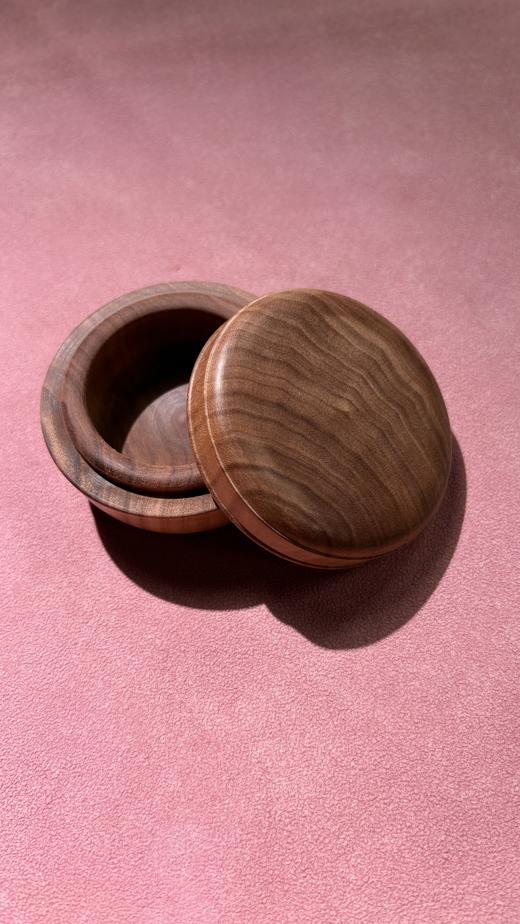 收藏级【印度迈索尔老山檀黑肉香粉罐】直径6.5cm 高3.5 | 大梦香堂 商品图2