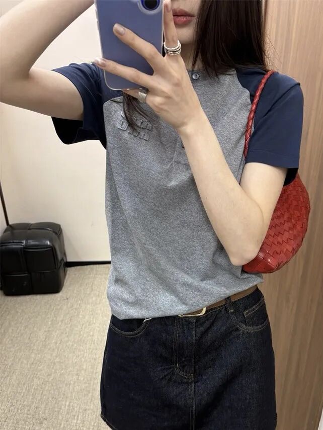 学院风~mi*/谬系早春26ss 早春撞色拼肩开衫短袖 复古徽标男女贴布绣标 纯棉圆领短袖