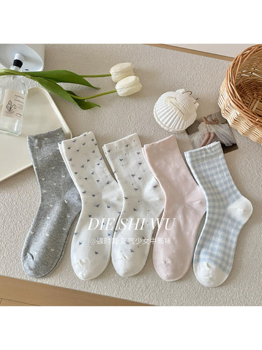 到手8️⃣双‼️19.9元❗️【蝶时舞 新款春夏氧气感中筒袜】好看又好穿，绝美‼️ 闭眼入💥 ✅️亲肤透气，卷边不勒腿还显瘦 搭什么都好看🌸性价比拉满  商品图3