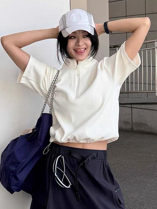 【春上新】【8折】6楼OUTDOOR新款户外休闲华夫格版拉链时尚透气短袖T恤吊牌价459 折后价367 商品图4