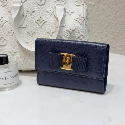 菲拉格慕 蓝金 十字纹牛皮  蝴蝶结 钱包 商品图0