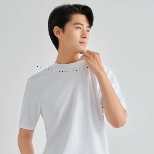 3件立减100元 严白小白T（3代）正肩版升级款，40 支轻奢纯净棉，剔除杂质更软滑 ，10A 抗菌水洗300次有效，夏天出汗不闷味，索罗娜领口+通肩包领条，久穿不变形，男女同款，正肩版型遮肉显瘦 商品图2