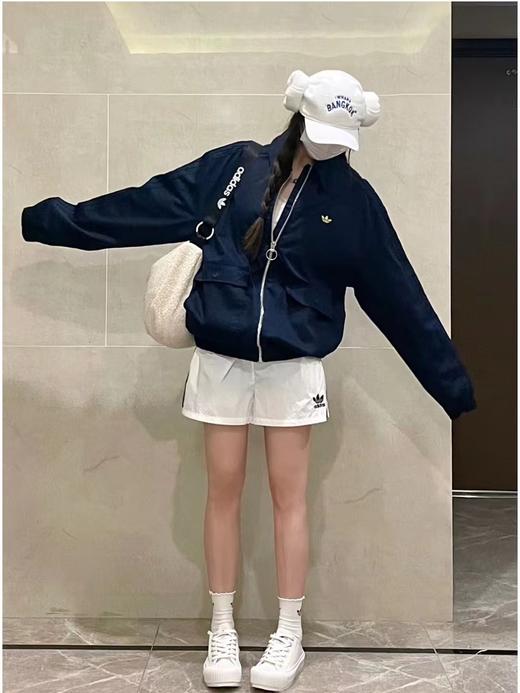 F031050纯色金标刺绣品牌Logo翻领拉链长袖工装夹克外套 商品图9