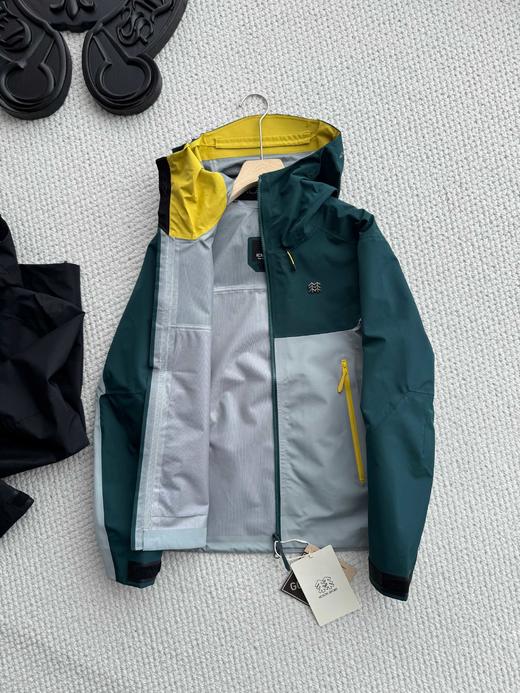 点此购买 可隆春秋季1992先行者女士防水防风冲锋衣外套 hbj 341841 商品图14