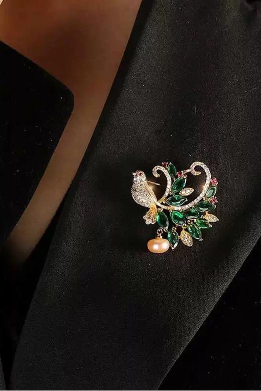 ESTACIA 贵气绿色锆石小鸟造型优雅胸针 21758 商品图3
