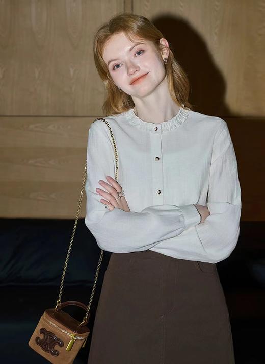 F031001早春新款法式气质百搭亚麻木耳边立领长袖衬衫 商品图3