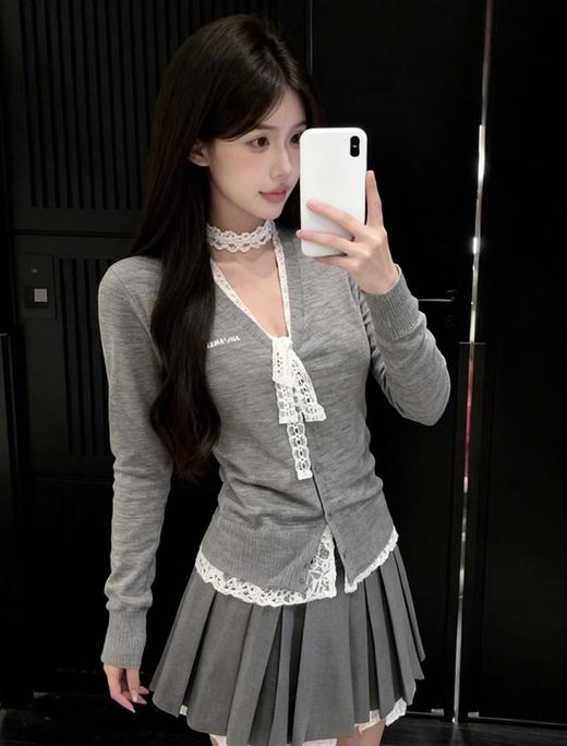 一店k Ann女孩👧🏻就这么水灵灵的美上了！开春绝美上衣！氛围感作弊神器！把学院感和甜妹气织进羊毛纤维里！谁穿谁好看系列～小香风假两件绵羊毛蕾丝针织开衫 商品图10