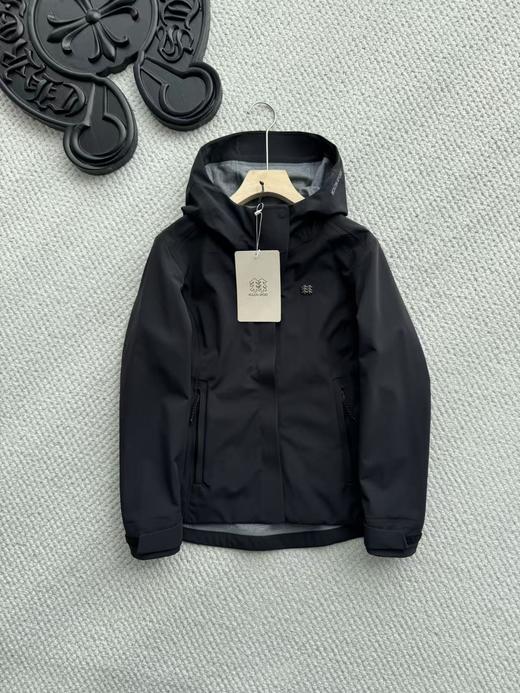 点此购买 可隆春秋季女士户外机能软壳夹克 hbj 341823 商品图3