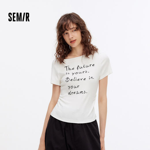 【99元任选2件】森马短袖T恤女夏季短款斜肩露肩字母修身褶皱显瘦个性小性感衣服 商品图1