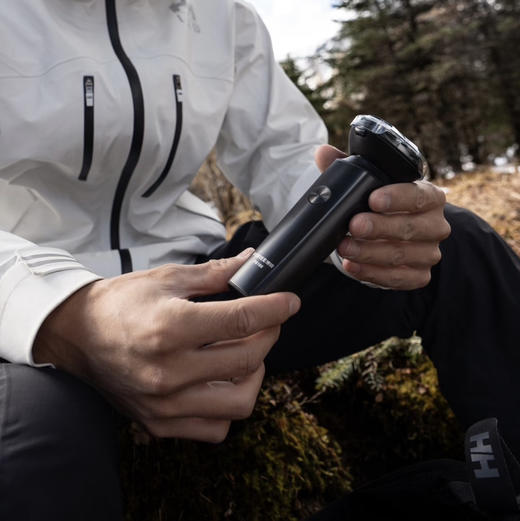 福利特价hh设计师女款冲锋衣外套 商品图9