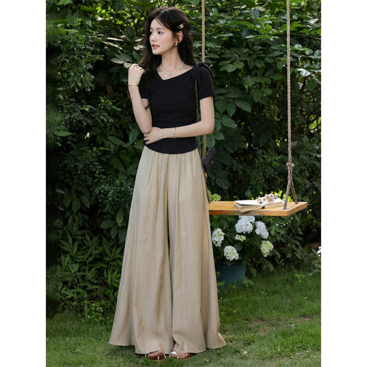 鹿向南「黑糖玛奇朵」黑色斜肩短袖t恤女夏新款小众修身短款上衣 商品图3