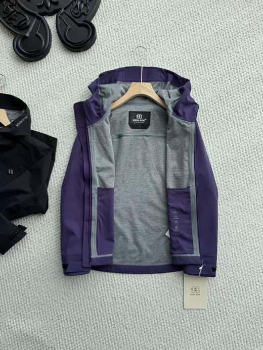 点此购买 可隆春秋季女士户外机能软壳夹克 hbj 341823 商品图8