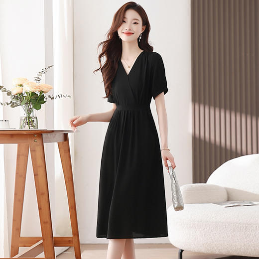 【哥弟同厂！绝美晕染连衣裙】显瘦版型设计 气质时尚的风格 穿出动人的S型曲线身材！性感气质V领 视觉拉长脖颈线条 领口设置暗扣安全不怕走光 后腰蝴蝶结绑带 束腰收身 凸显高挑迷人身材 商品图2