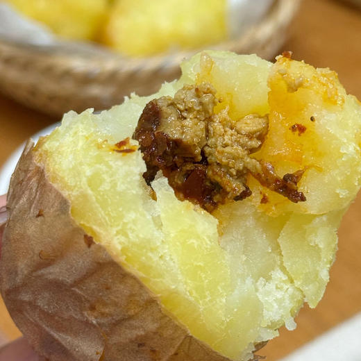 比肉还好吃【大福的土豆】云南轿子雪山脚下 红皮黄心粉粉糯糯 云南原生老种 古法生态耕种  商品图5