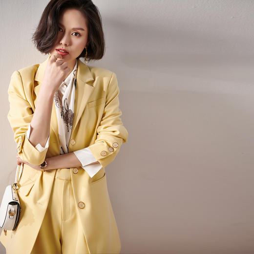 剩S/M/XL 芳外新款显白减龄设计新款直筒单西五分裤式套装8T21AG0060 商品图2