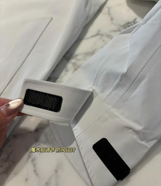 福利特价hh设计师女款冲锋衣外套 商品图10