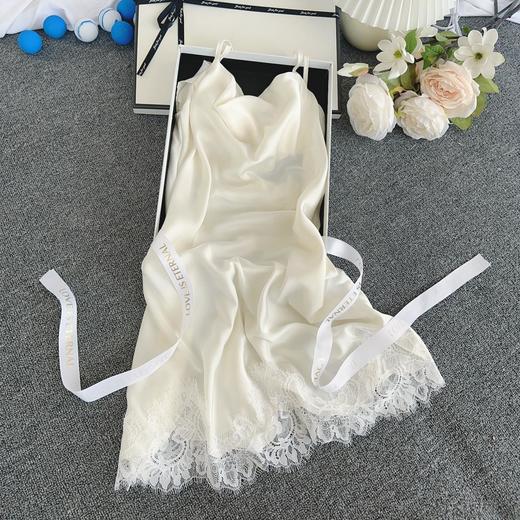 【手段了得的法式斩男睡裙】蕾丝细腻 双层隐形胸垫 柔光软丝吊带睡裙/套装 商品图4