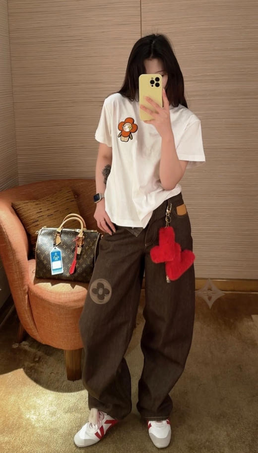 驴家Vivienne花卉标识贴饰T恤 商品图1