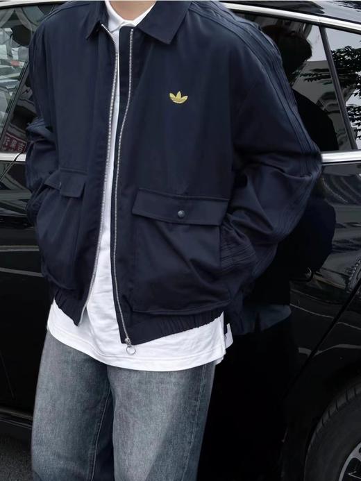 F031050纯色金标刺绣品牌Logo翻领拉链长袖工装夹克外套 商品图3