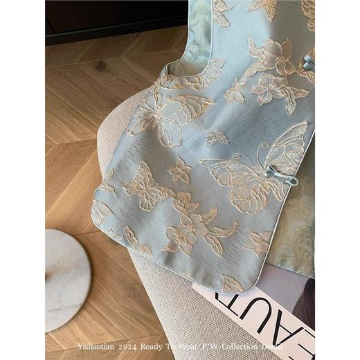 春夏新中式国风马甲 蓝色蝴蝶刺绣上衣女装 气质无袖背心马甲 商品图3