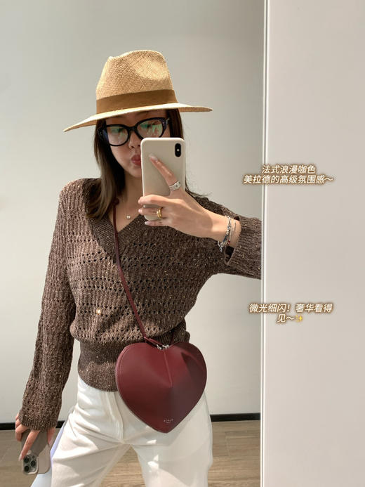 自留款。太好看了～轻奢华高质感穿❗️定制系列！春夏亚麻混纺BC风V领镂空衫年针织罩衫（售后时间：签收3天内，不合适及时申请） 商品图10