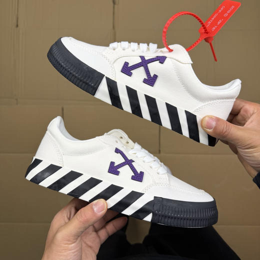 原单，OW低帮板鞋 帆布鞋系列 经典标识减速带设计 商品图2