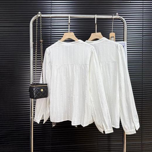 F031005春季新款一眼聚焦法式温柔镂空水溶花边V领长袖衬衫 商品图1