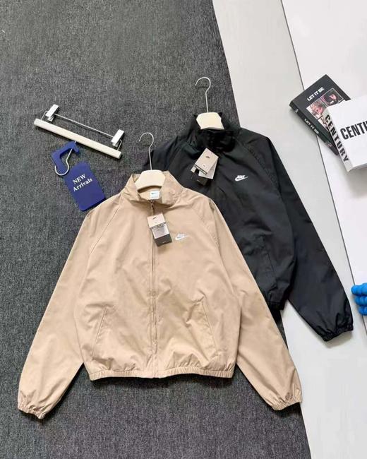 F031056男子宽松插肩防水夹克新款叠搭网眼刺绣舒适外套 商品图0