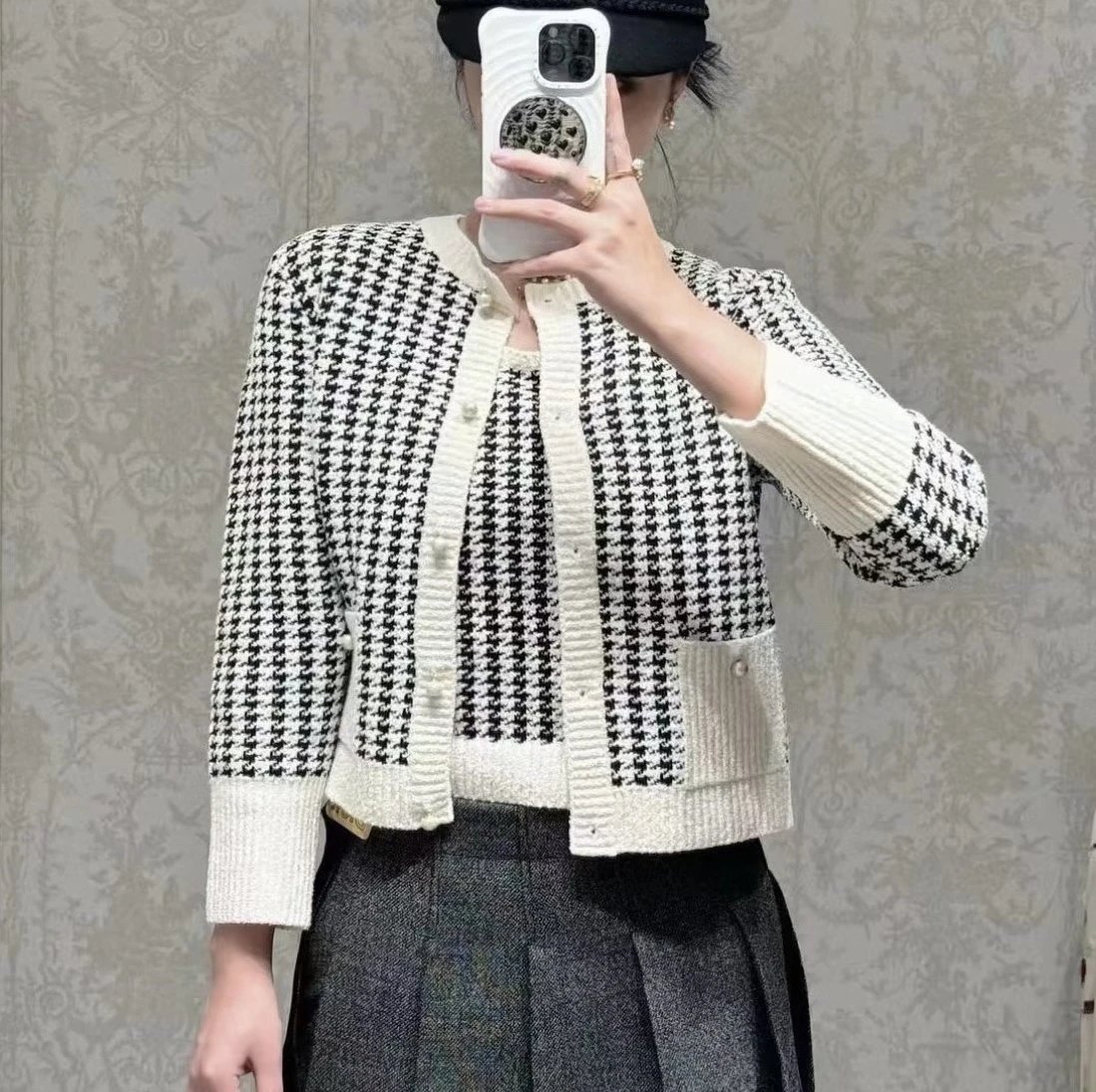 重磅渠道 CD圈圈纱千鸟格  针织两件套 针织背心 口袋针织开衫外套   一套入！