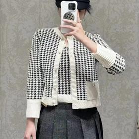 重磅渠道 CD圈圈纱千鸟格  针织两件套 针织背心 口袋针织开衫外套   一套入！