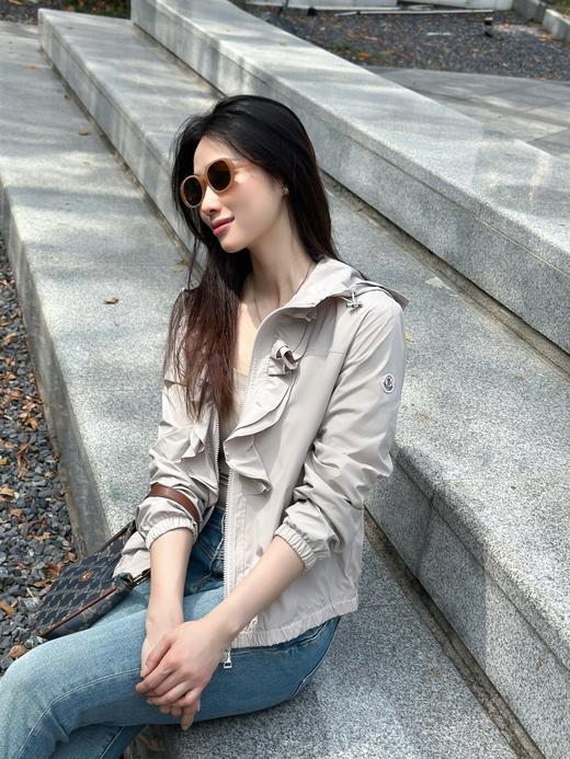 蒙口 立体荷叶边连帽风衣外套 商品图1