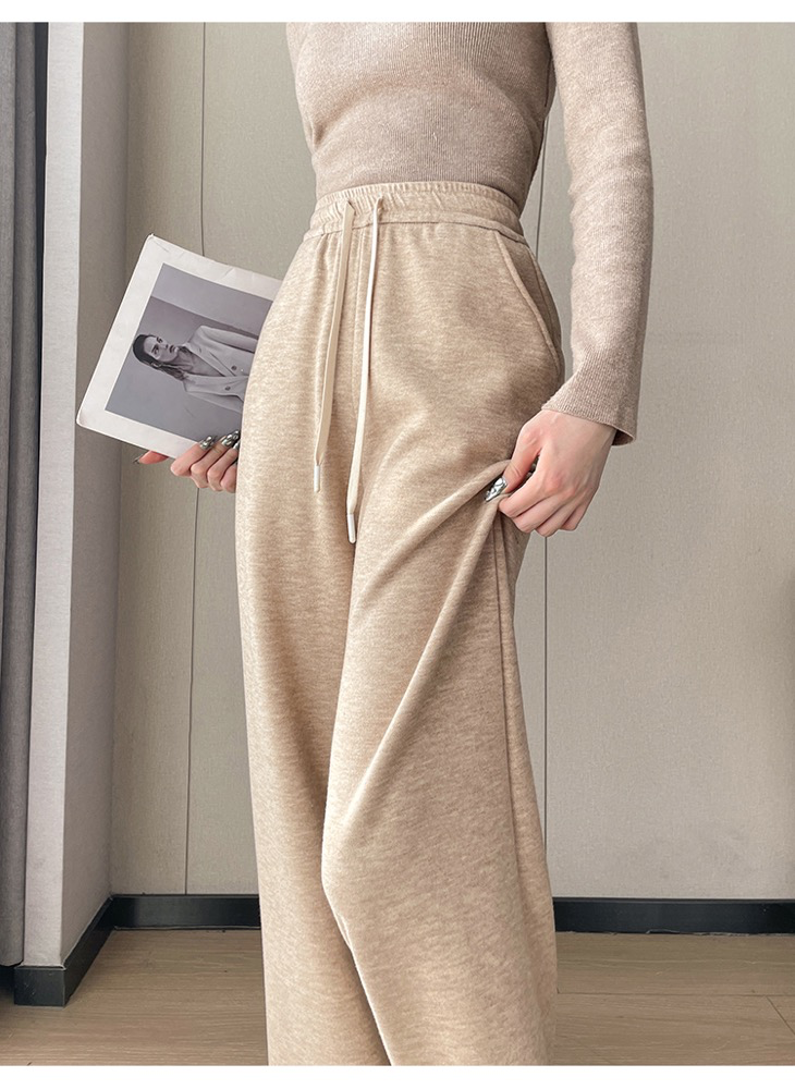 【分常规款/小个子款 暖冬绒绒直筒裤】面料细腻柔软 加绒款内里绵密baby绒 顺滑亲肤保暖 极简直筒版型 简约中带着满满的高级感