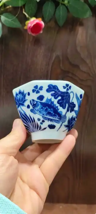 青花鱼藻纹八方杯