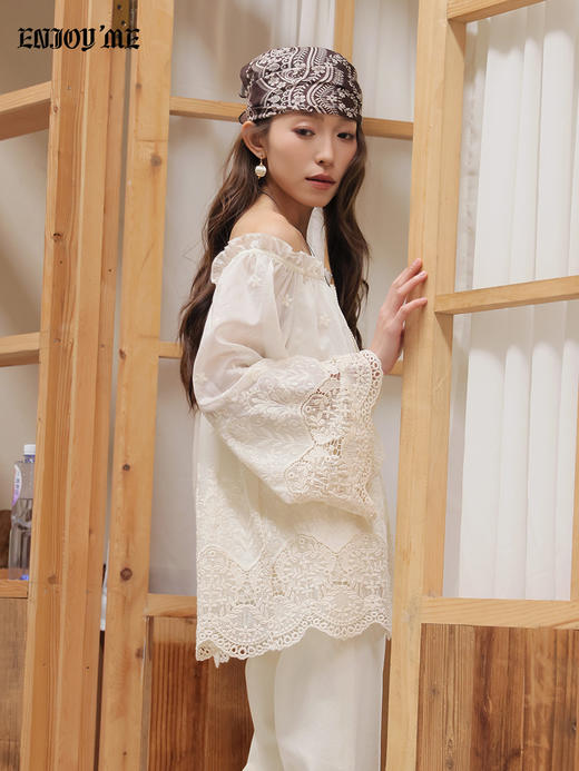 【门店同款】ENJOY春季“序光之旅”重工蕾丝刺绣上衣 169602111 商品图3