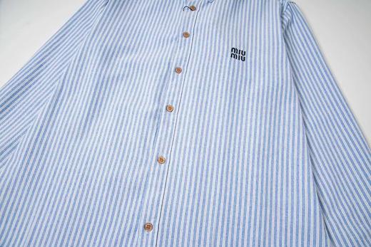 F031018新款小标字母Logo柔软舒适时尚简约青春活力休闲条纹衬衫上衣 商品图3