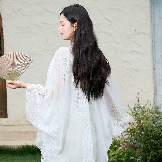 三彩2026新款新中式披肩流苏长款加大蕾丝花纹薄款围巾旅行遮阳 商品图4