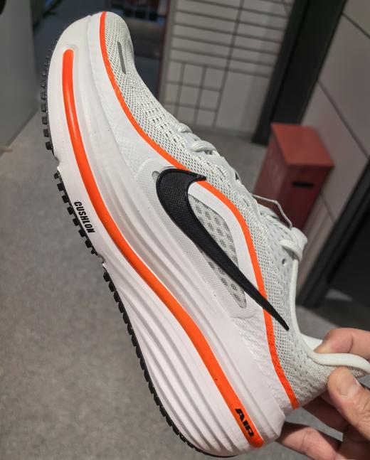 【春上新】【88折】7楼耐克360 男子新款运动健身缓震跑步鞋HV9272-107吊牌价799现价703 商品图0