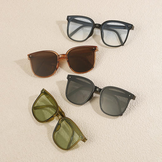 【买1送1可折叠超轻便防晒墨镜】口袋里的墨镜2.0 升级大镜框 可折叠超轻便携易收纳 防紫外线舒适男女同款 百搭太阳镜 商品图0