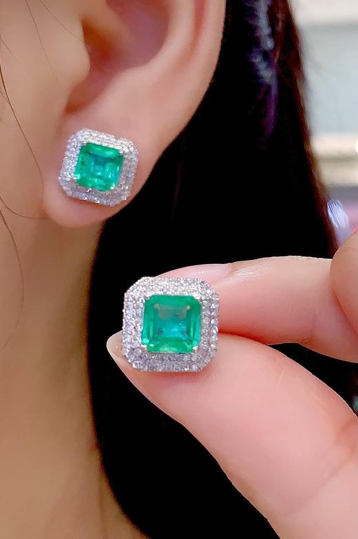 2.6ct 祖母绿耳钉 商品图0