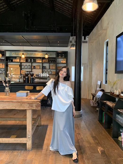 F031060早春新款天丝莱赛尔设计感荷叶边漏肩气质时尚反复穿搭百搭短袖衬衫 商品图2