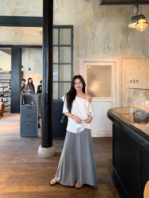 F031060早春新款天丝莱赛尔设计感荷叶边漏肩气质时尚反复穿搭百搭短袖衬衫 商品图1