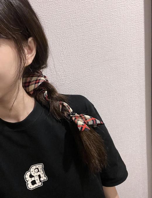 一店k （客供原厂订单！进口机织造！梭织大提花！）终于等到心心念念的西太后丝巾啦！穿搭靠的就是这些小配饰 直接改变整体的风格！普通穿搭秒变高级感！土星格纹系列方巾 （四条装 独立包装📦） 商品图4