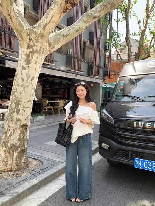 F031060早春新款天丝莱赛尔设计感荷叶边漏肩气质时尚反复穿搭百搭短袖衬衫 商品图4