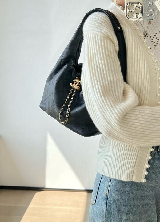 香奈儿26C Large hobo  嬉皮包 小号黑色 商品图9