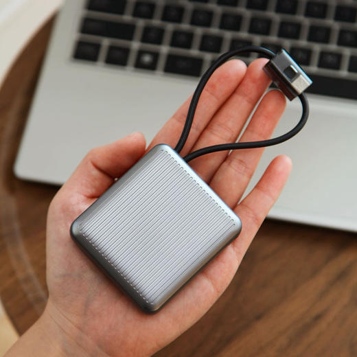 【塞尔兰斯行李箱双线快充充电宝C1（10000毫安）】支持C+L双线快充，22.5W高效输出，兼容苹果、华为、OPPO等主流设备。 商品图8