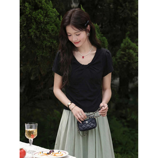 鹿向南「墨絮」黑色正肩短款上衣女U领设计感修身2026夏季新款T恤 商品图2